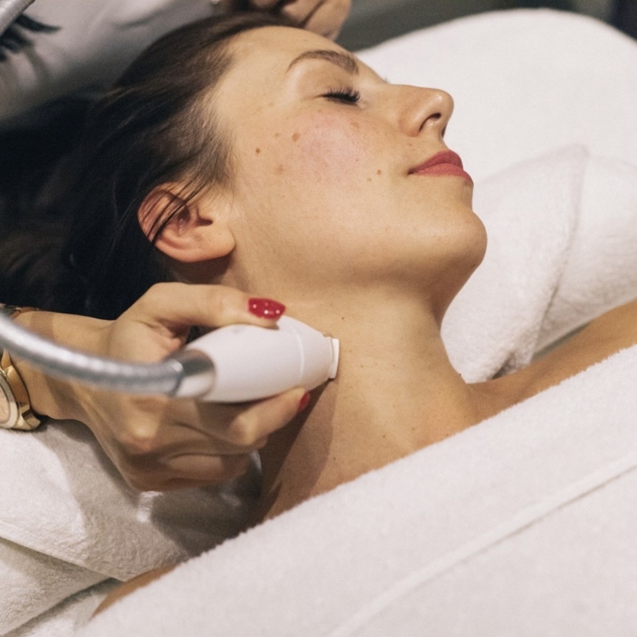 Decolt&egrave; e busto